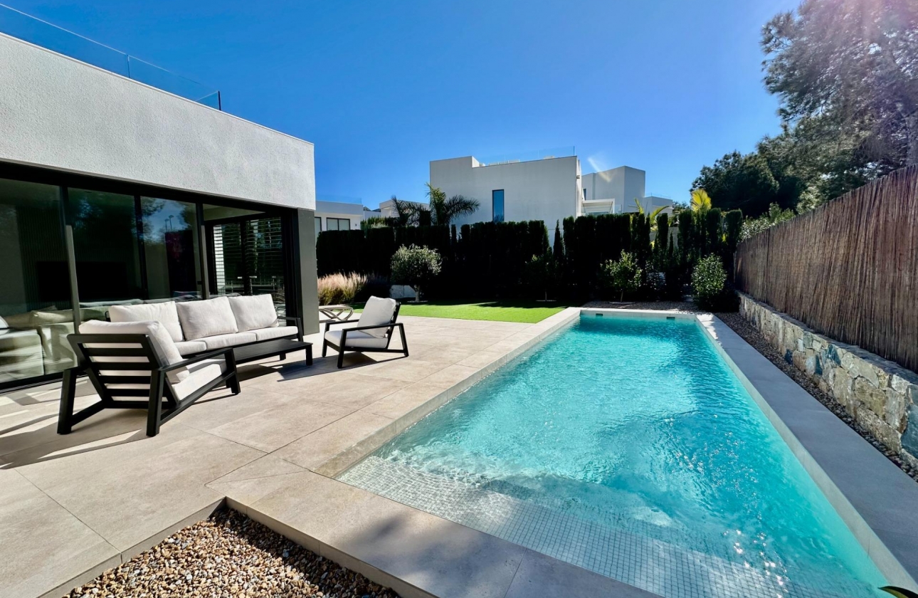 Resale - Villa - Orihuela - Las Colinas Golf