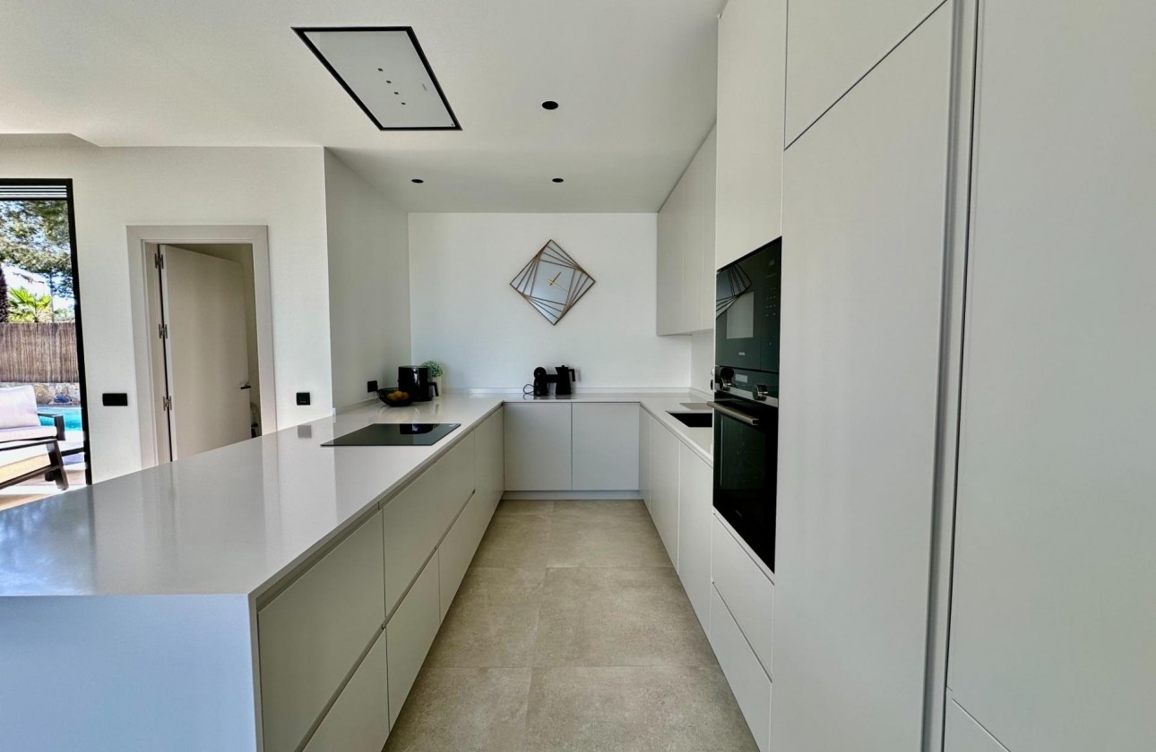 Resale - Villa - Orihuela - Las Colinas Golf