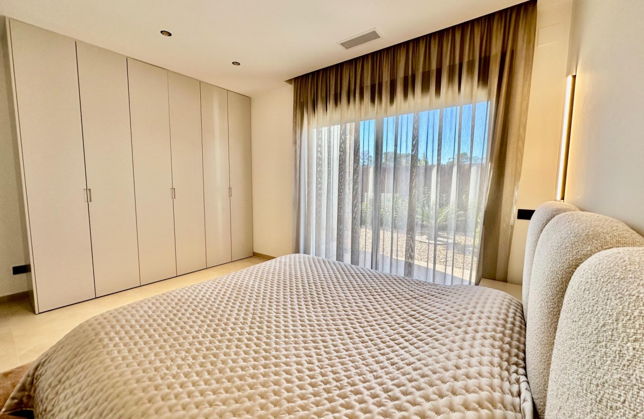 Resale - Villa - Orihuela - Las Colinas Golf