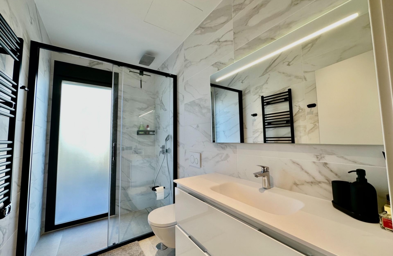 Resale - Villa - Orihuela - Las Colinas Golf