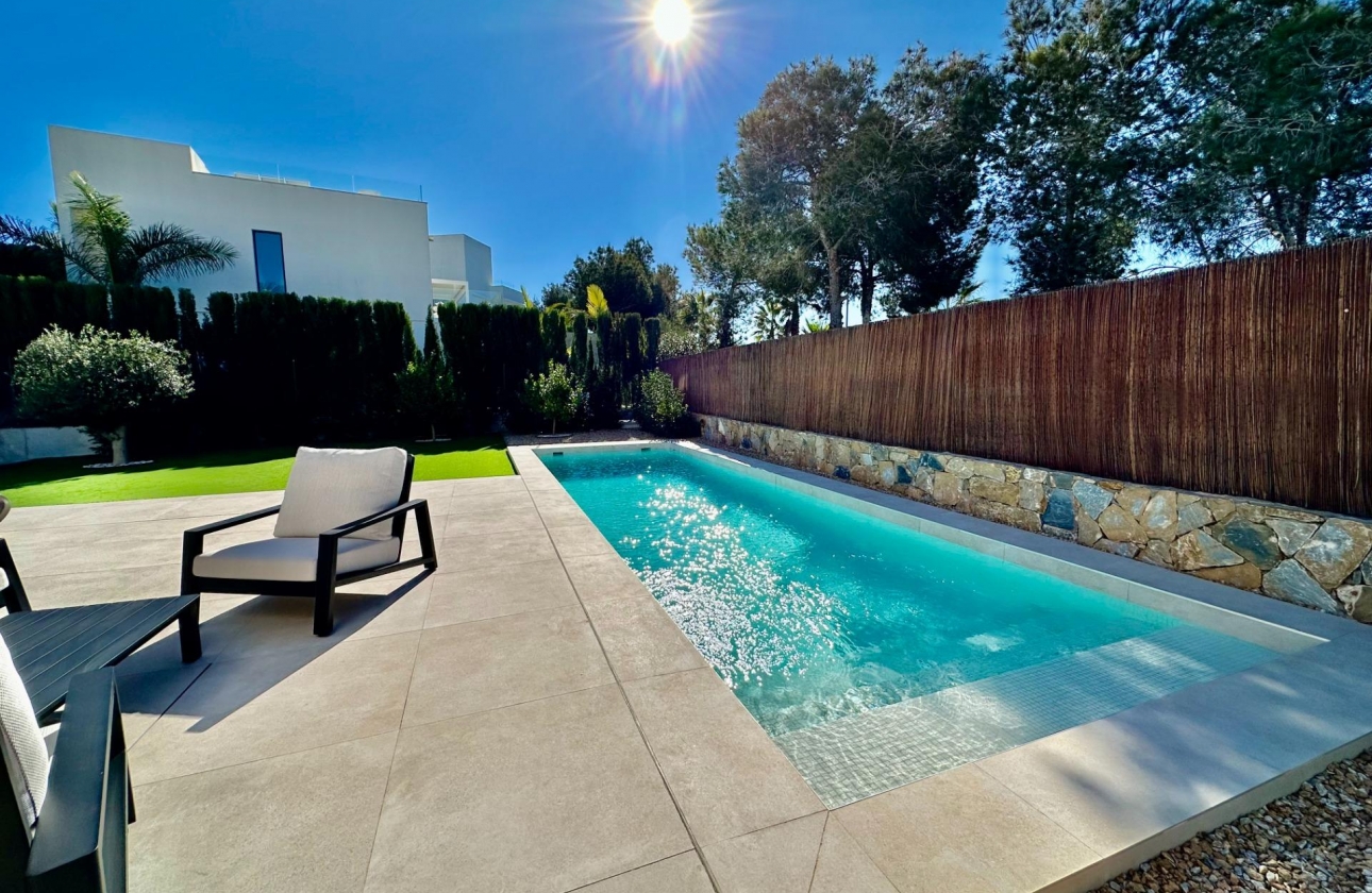 Resale - Villa - Orihuela - Las Colinas Golf