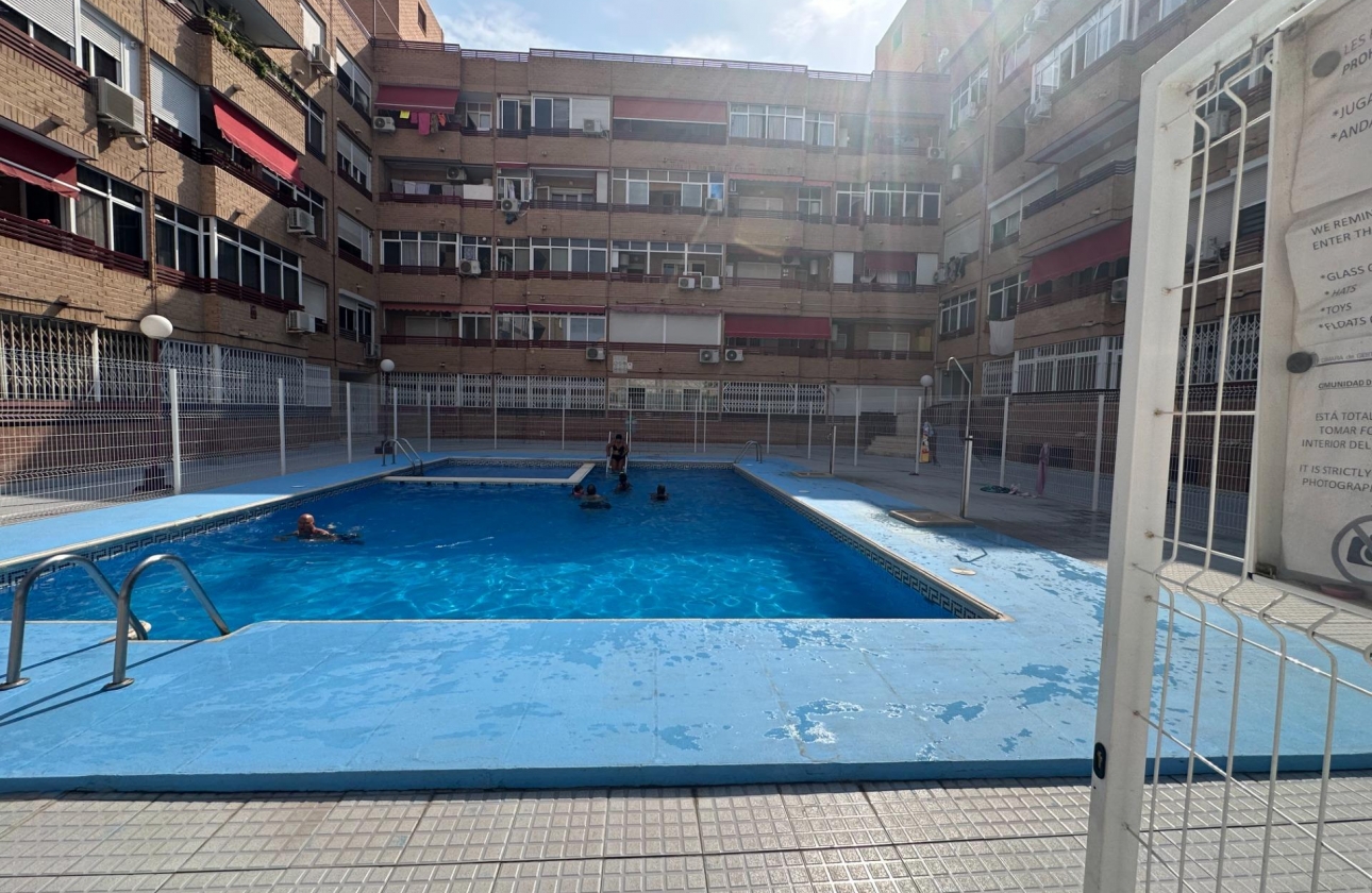 Resale - Apartment - Torrevieja - Centro