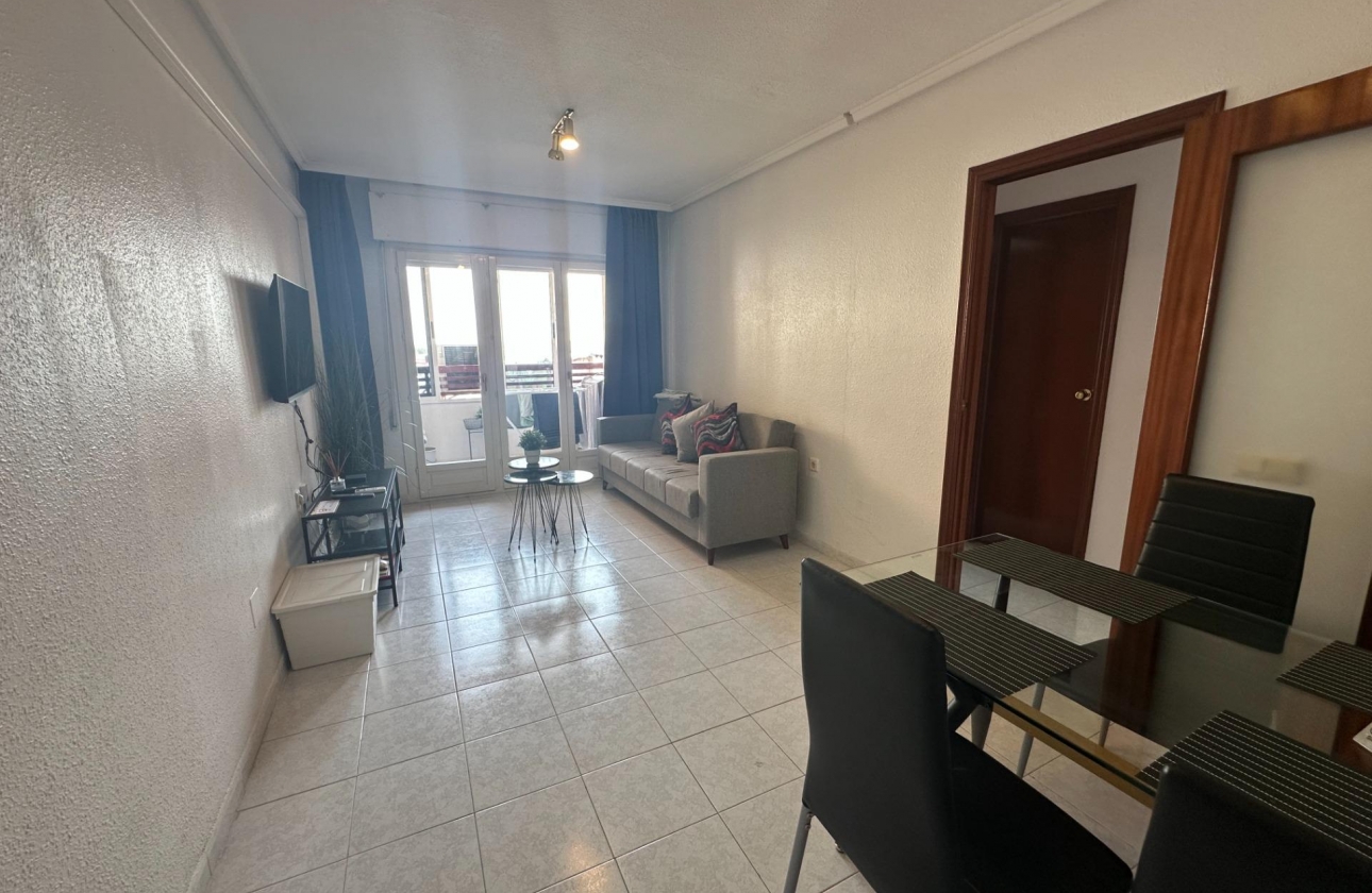 Resale - Apartment - Torrevieja - Centro