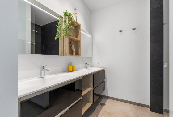 Resale - Villa - Orihuela - Las Colinas Golf