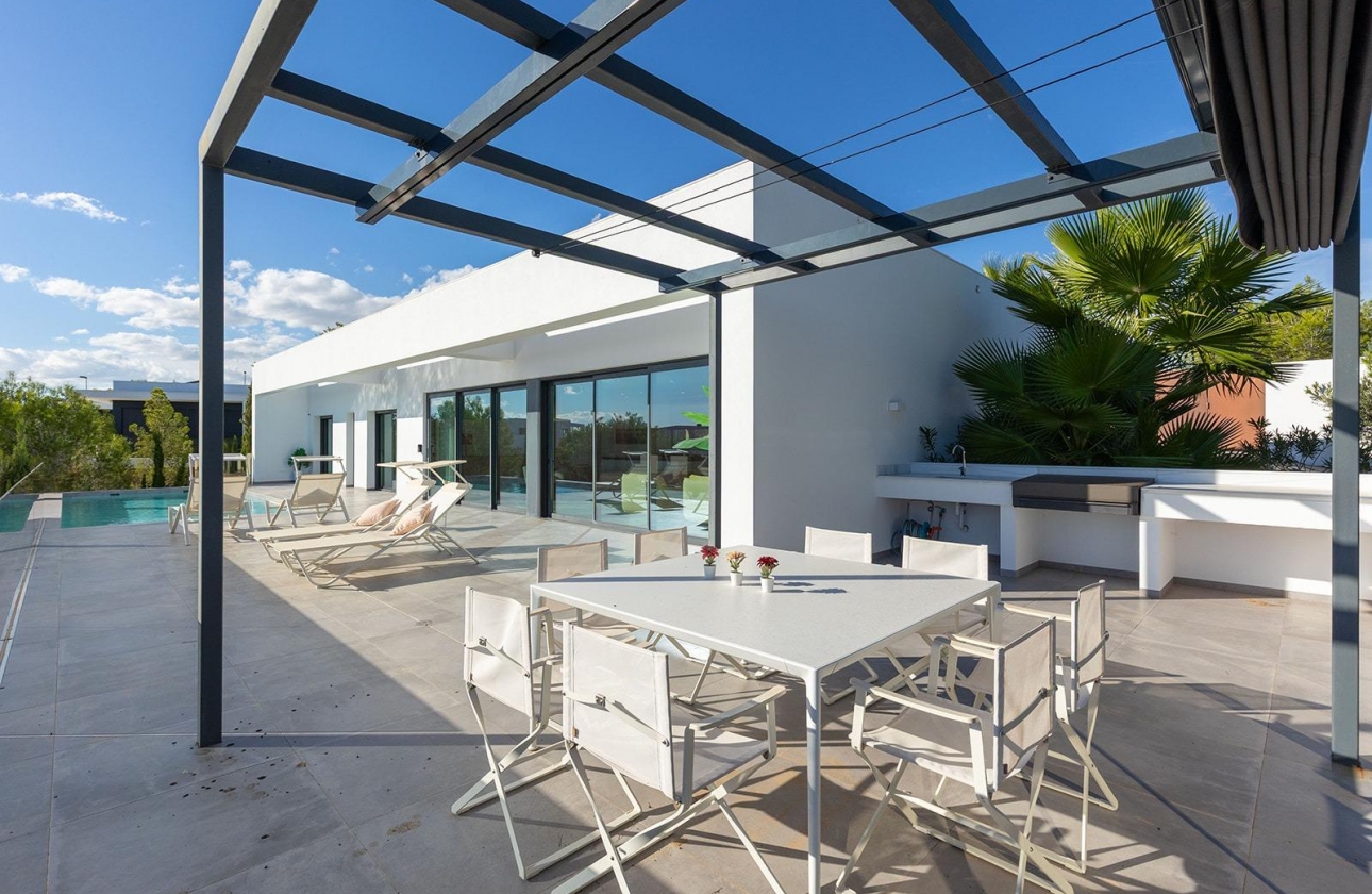 Resale - Villa - Orihuela - Las Colinas Golf