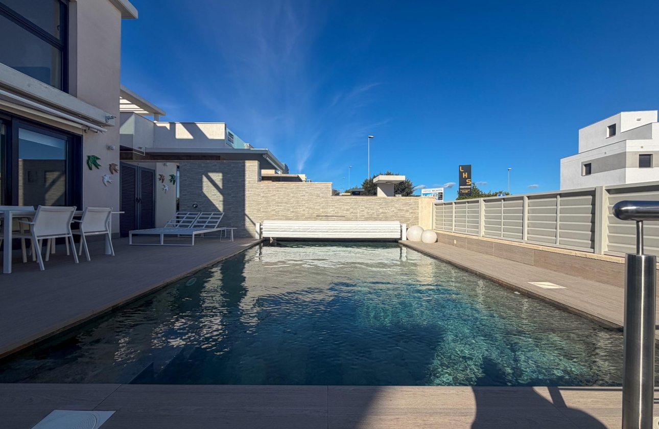 Resale - Villa - San Miguel de Salinas - Bellavista