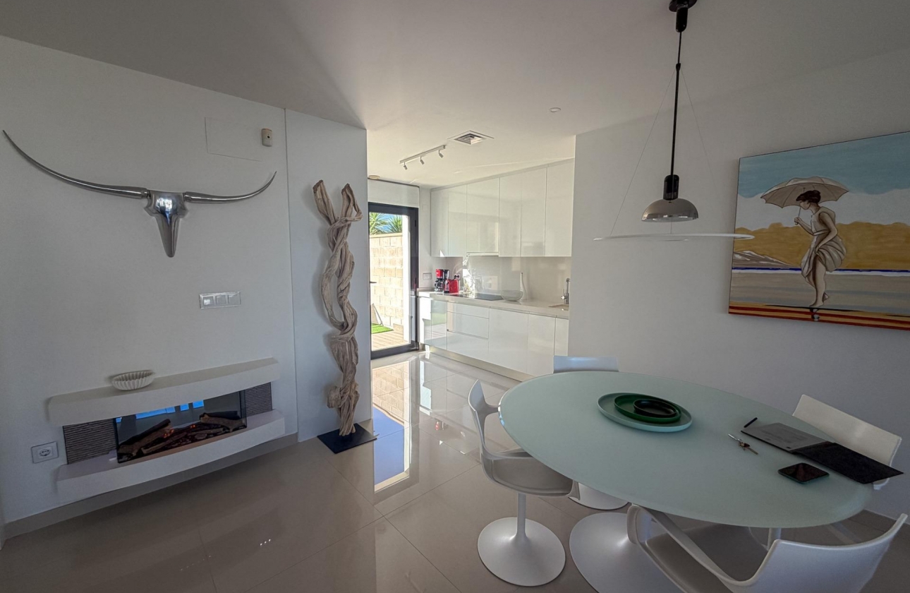 Resale - Villa - San Miguel de Salinas - Bellavista