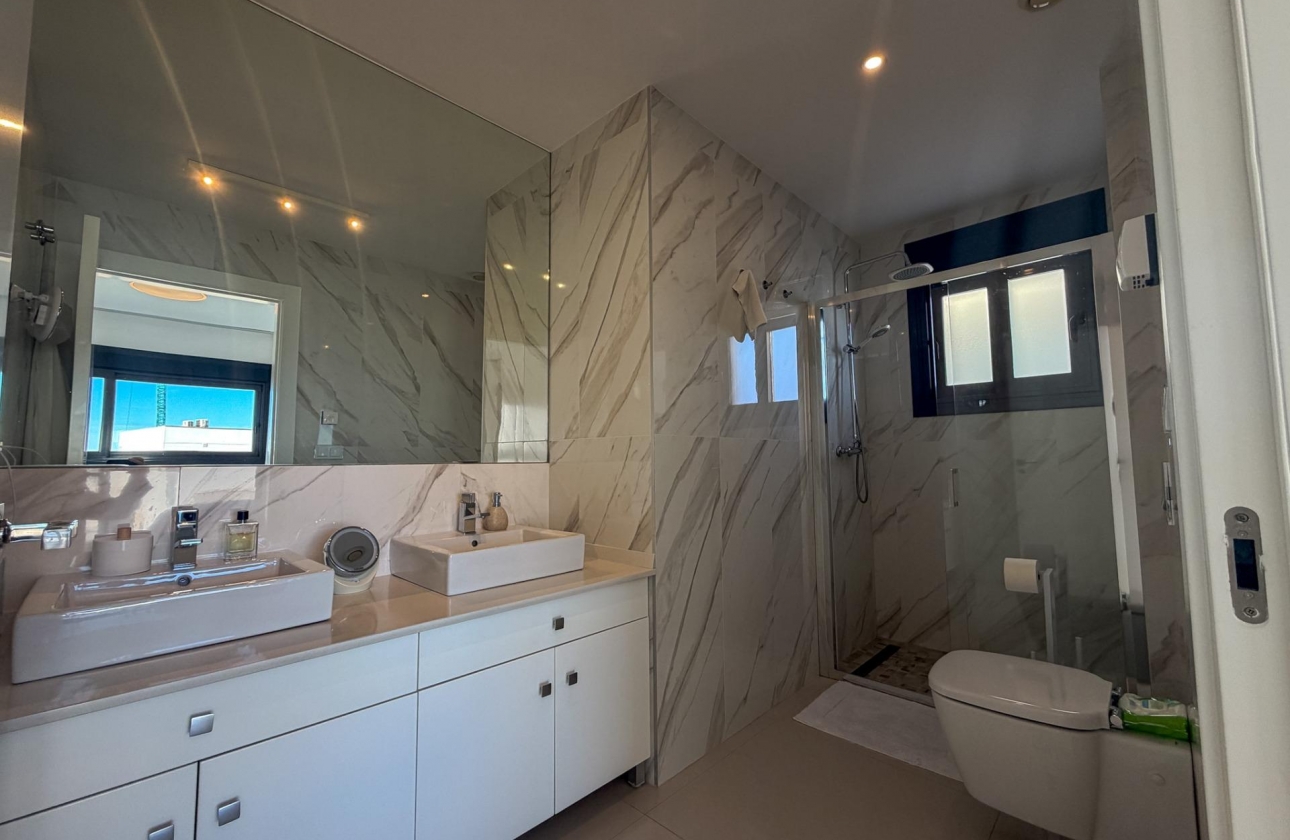 Resale - Villa - San Miguel de Salinas - Bellavista