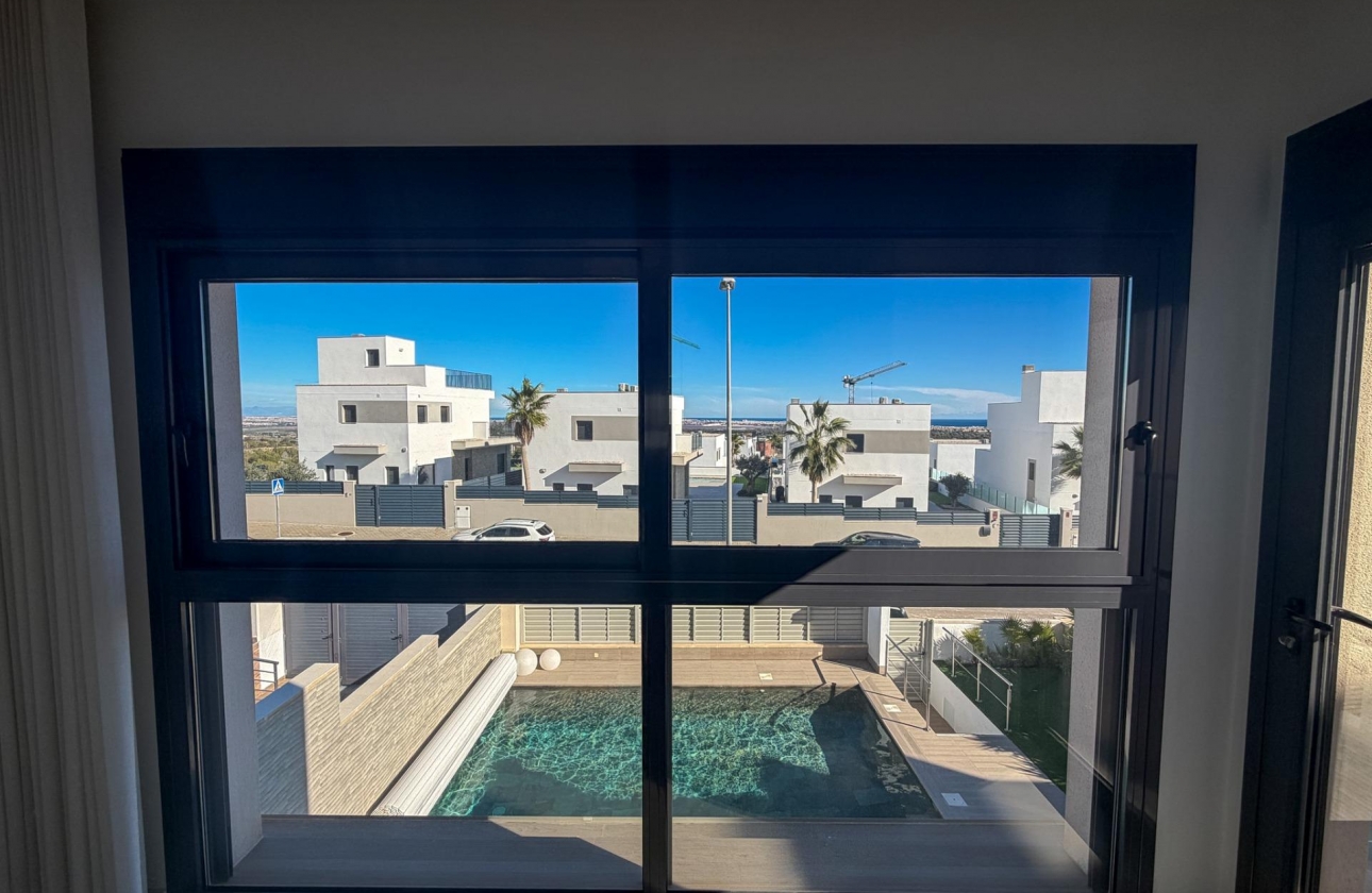 Resale - Villa - San Miguel de Salinas - Bellavista