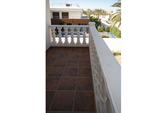 Resale - Villa - Cabo Roig - MUY CERCA DE LA PLAYA