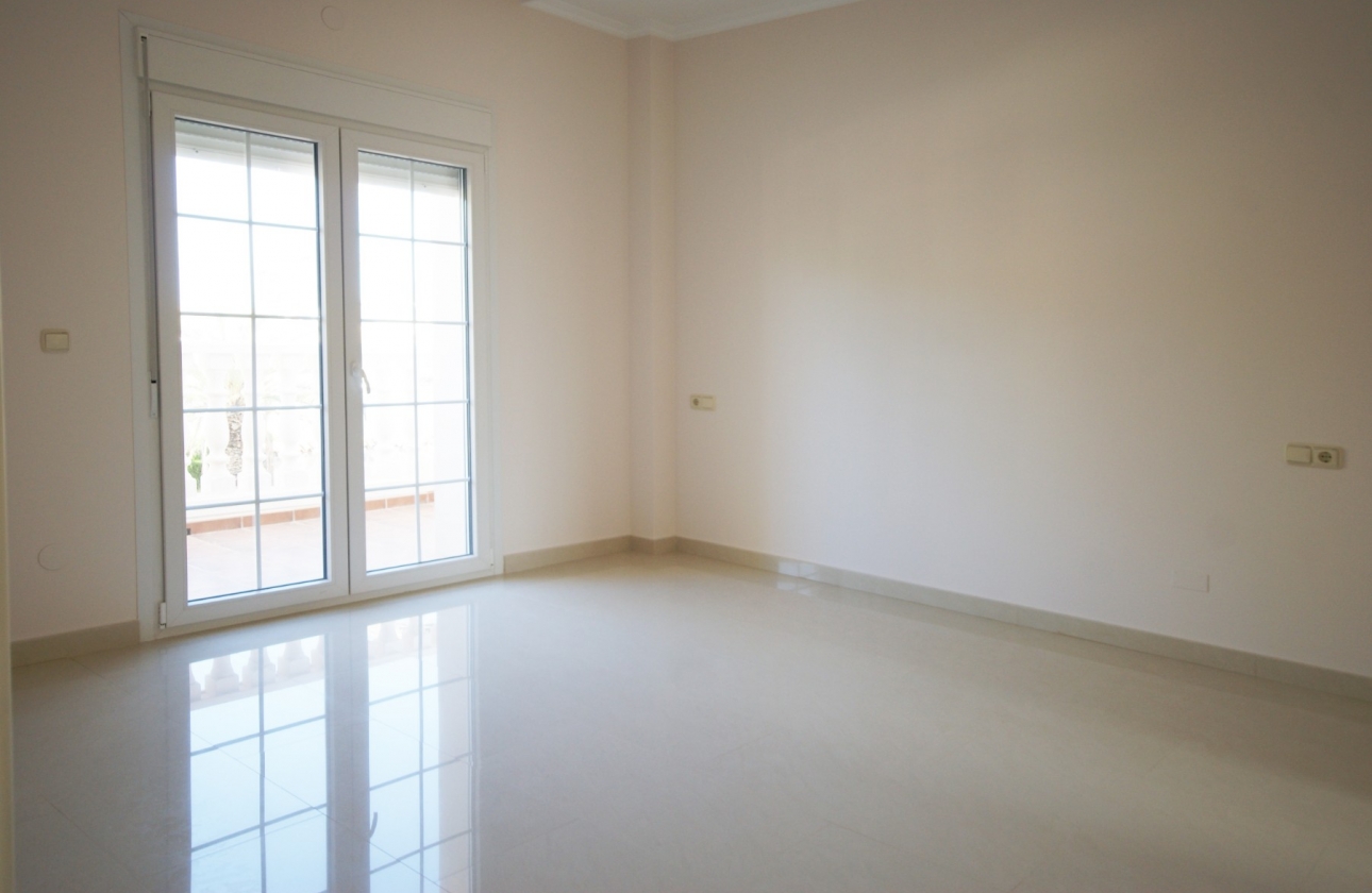 Resale - Villa - Cabo Roig - MUY CERCA DE LA PLAYA