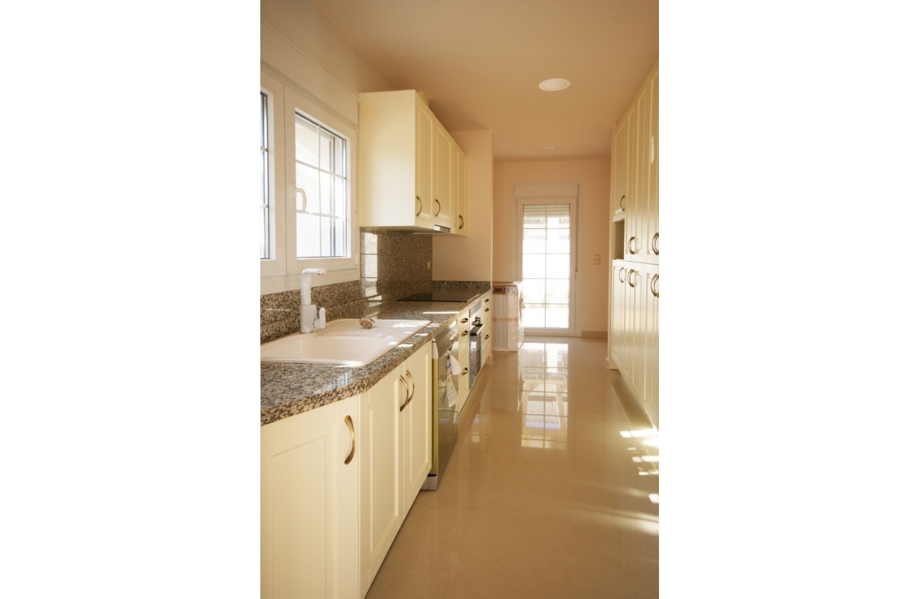 Resale - Villa - Cabo Roig - MUY CERCA DE LA PLAYA