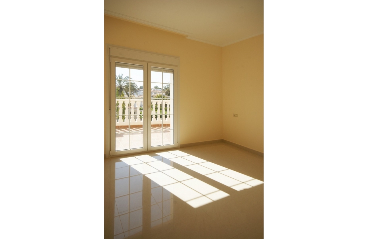 Resale - Villa - Cabo Roig - MUY CERCA DE LA PLAYA