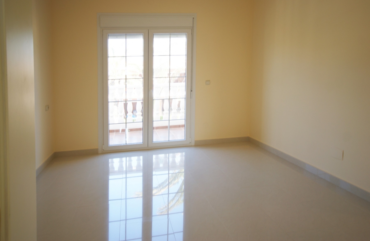 Resale - Villa - Cabo Roig - MUY CERCA DE LA PLAYA