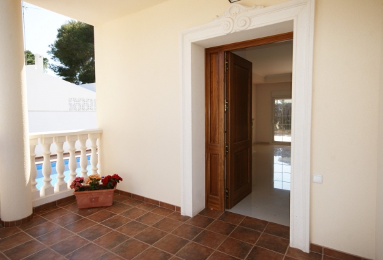 Resale - Villa - Cabo Roig - MUY CERCA DE LA PLAYA