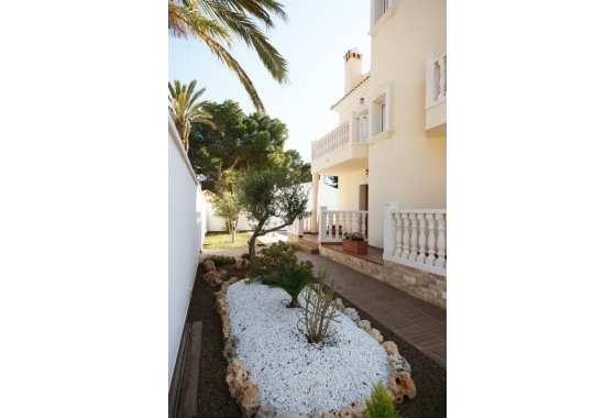 Resale - Villa - Cabo Roig - MUY CERCA DE LA PLAYA
