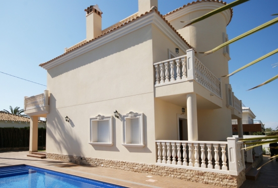 Resale - Villa - Cabo Roig - MUY CERCA DE LA PLAYA