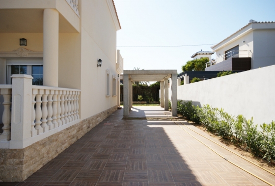 Resale - Villa - Cabo Roig - MUY CERCA DE LA PLAYA