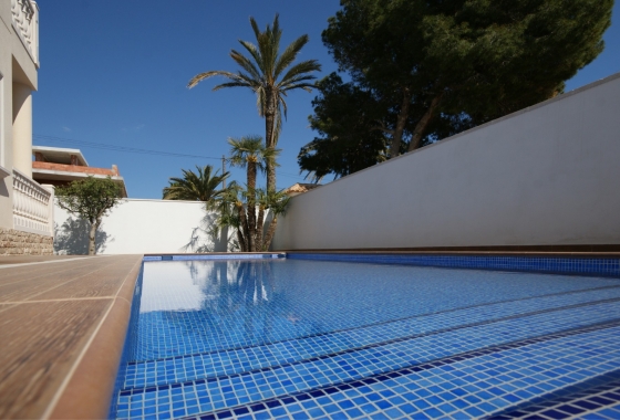 Resale - Villa - Cabo Roig - MUY CERCA DE LA PLAYA