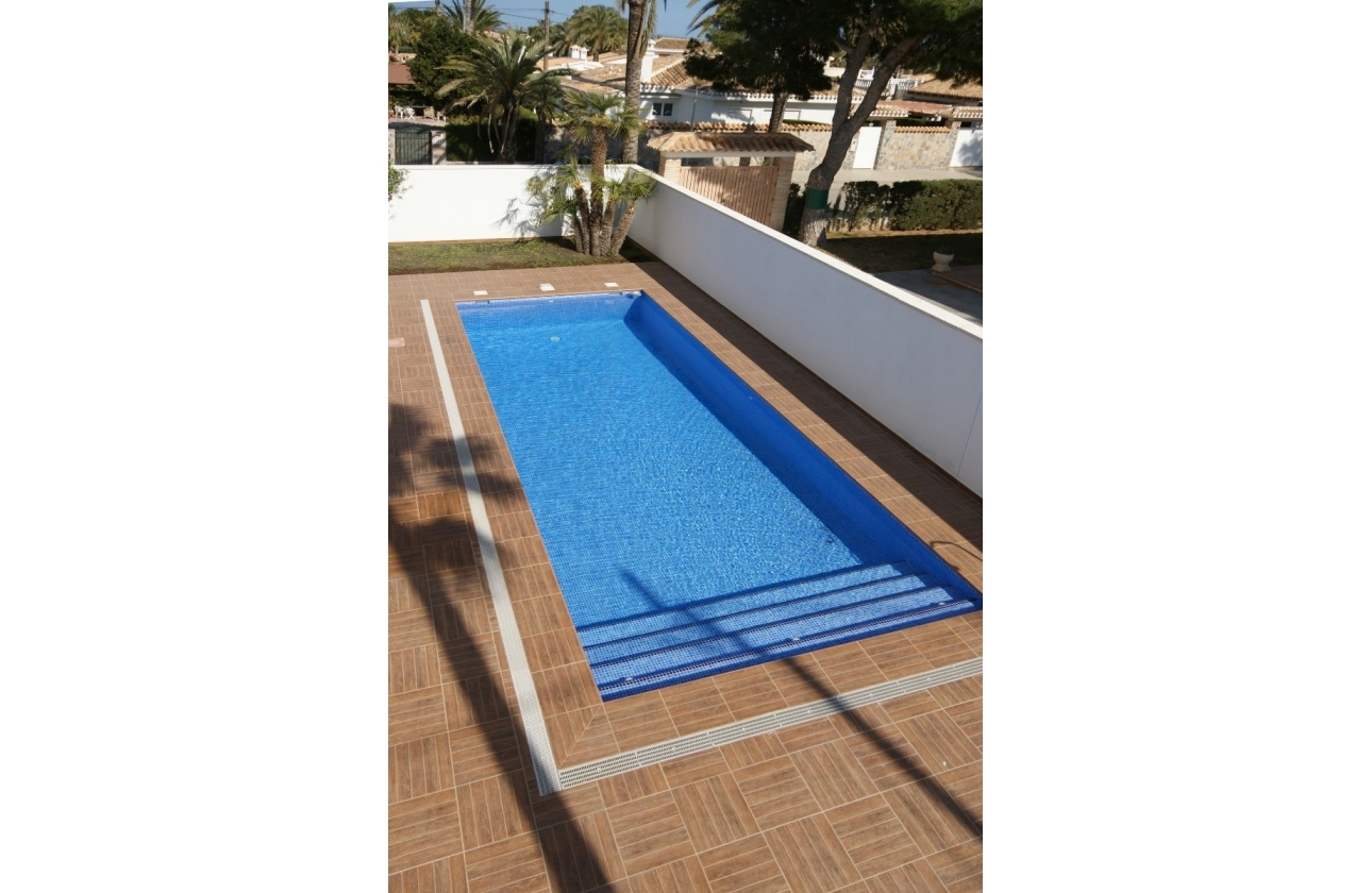 Resale - Villa - Cabo Roig - MUY CERCA DE LA PLAYA