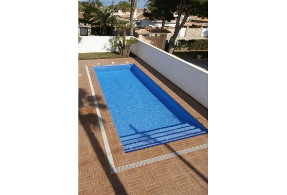 Resale - Villa - Cabo Roig - MUY CERCA DE LA PLAYA