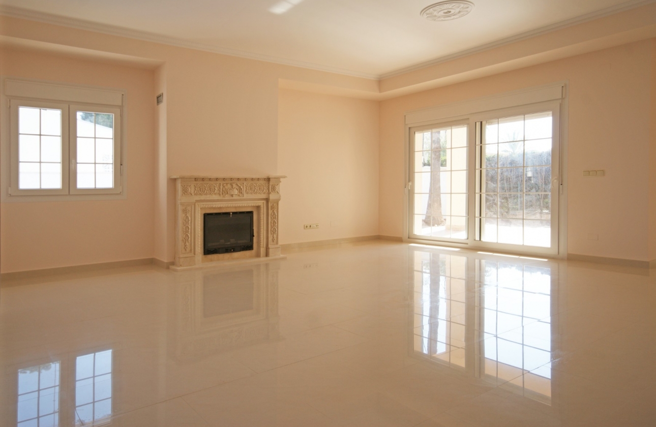 Resale - Villa - Cabo Roig - MUY CERCA DE LA PLAYA