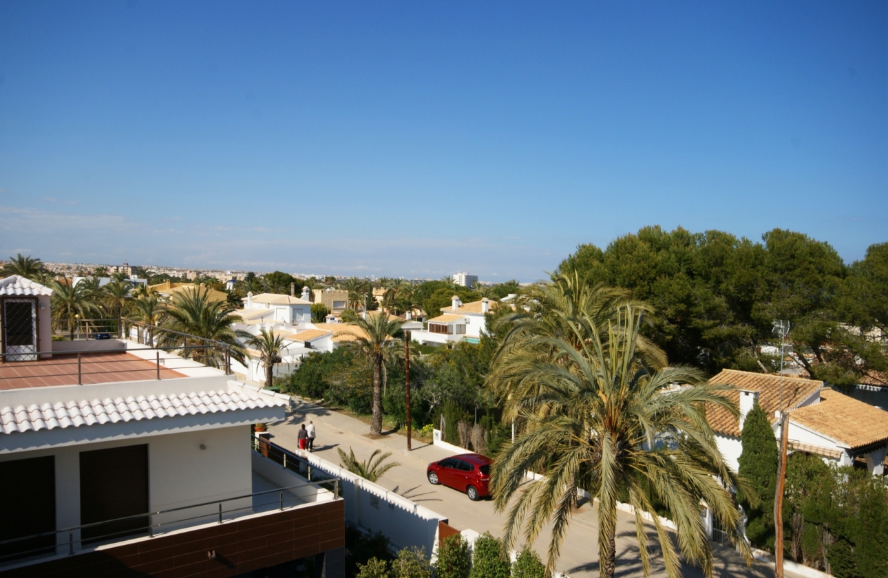 Resale - Villa - Cabo Roig - MUY CERCA DE LA PLAYA