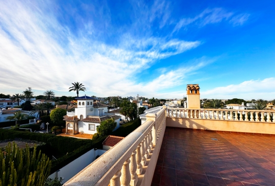 Resale - Villa - Cabo Roig - MUY CERCA DE LA PLAYA