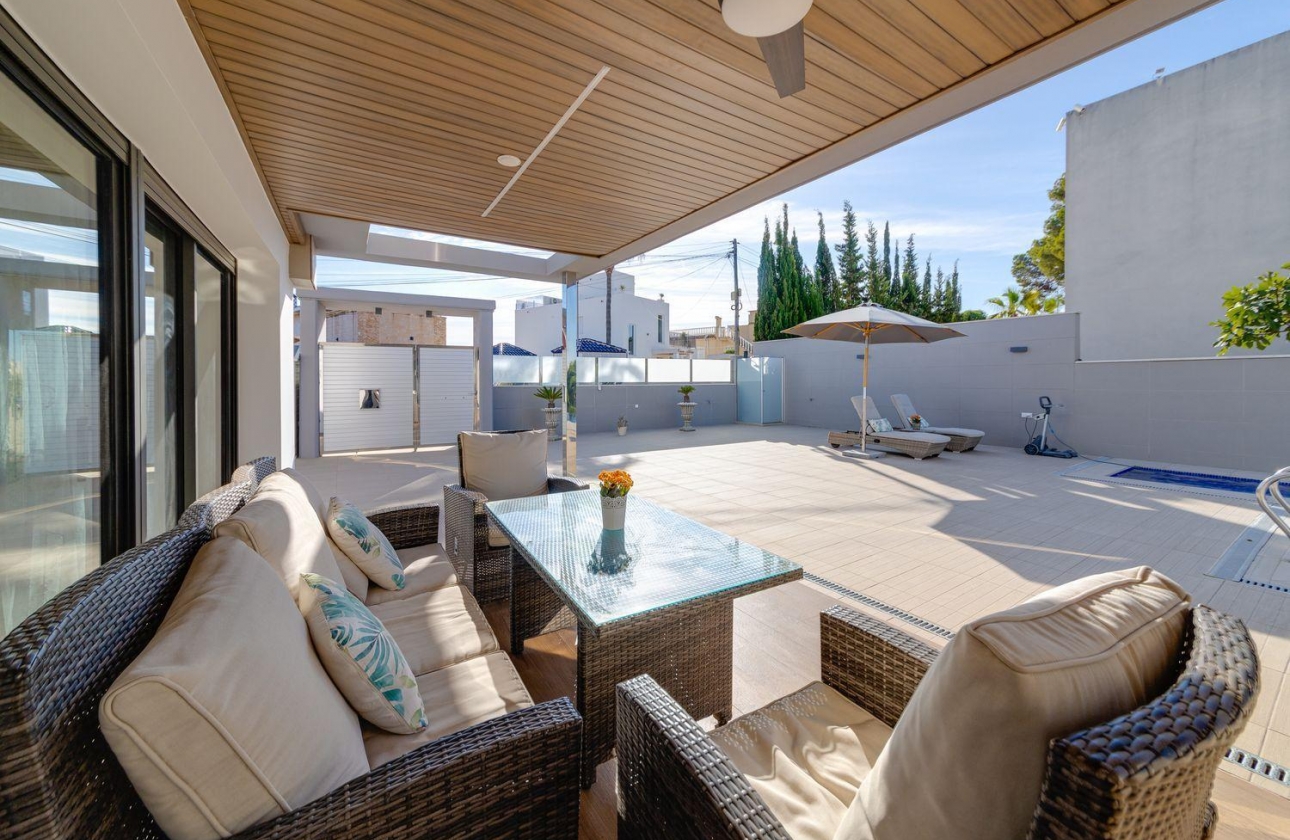 Resale - Villa - Torrevieja - Los Balcones