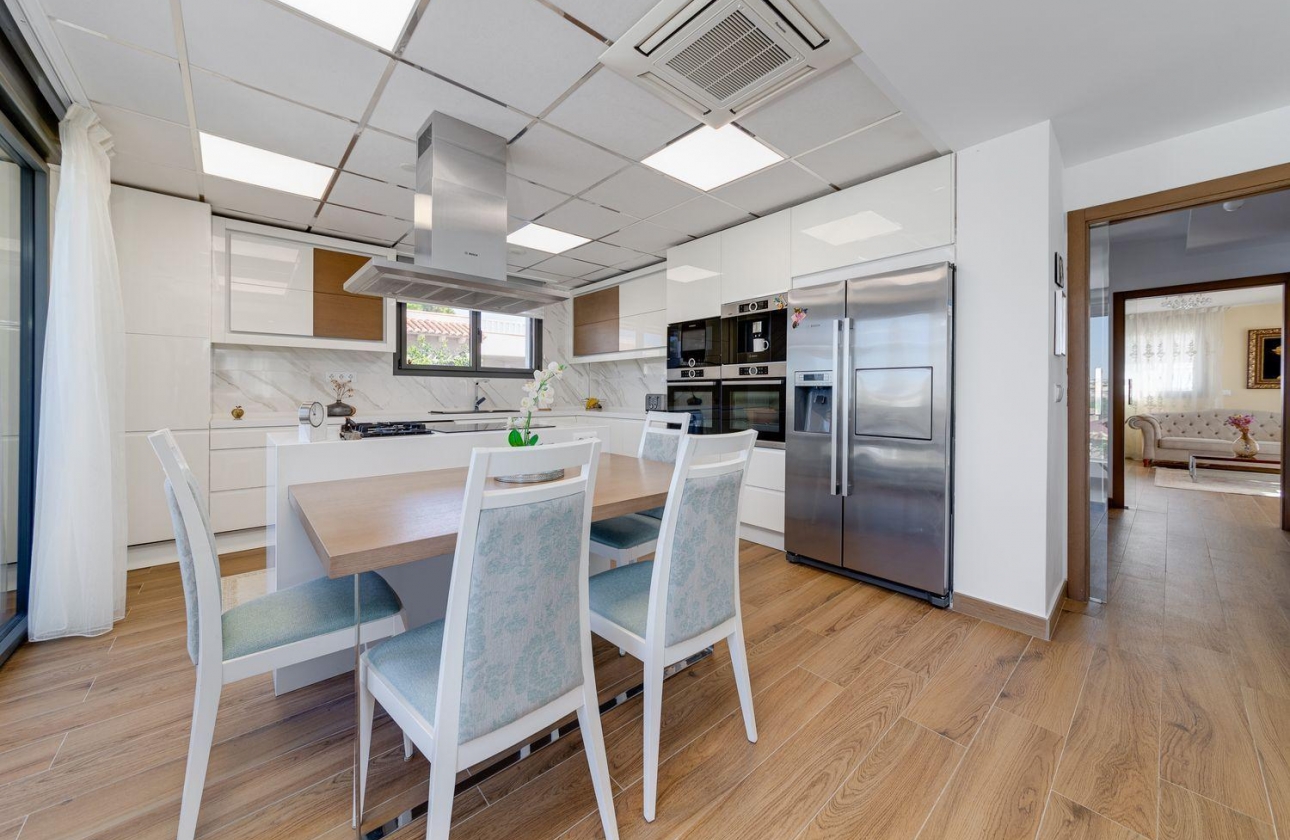 Resale - Villa - Torrevieja - Los Balcones