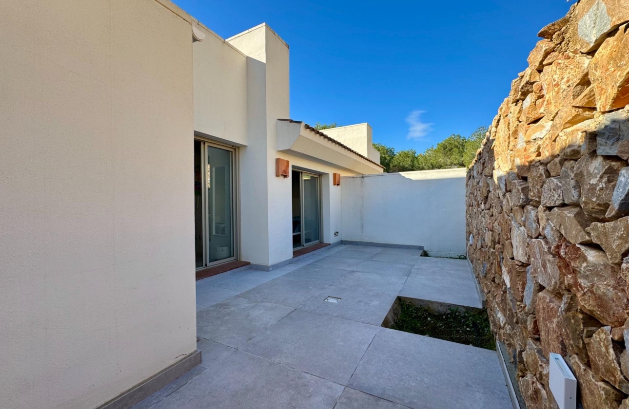 Resale - Villa - Orihuela - Las Colinas Golf