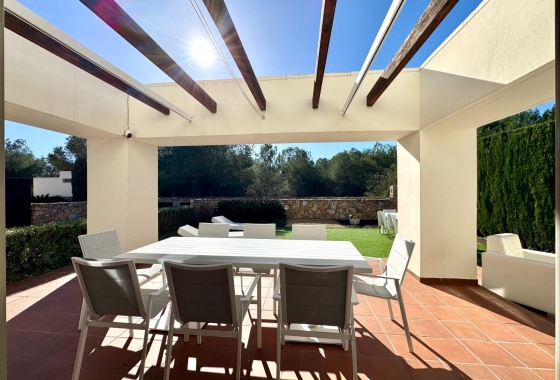 Resale - Villa - Orihuela - Las Colinas Golf