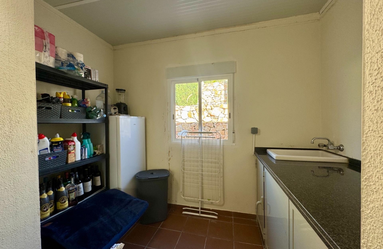 Resale - Villa - Orihuela - Las Colinas Golf