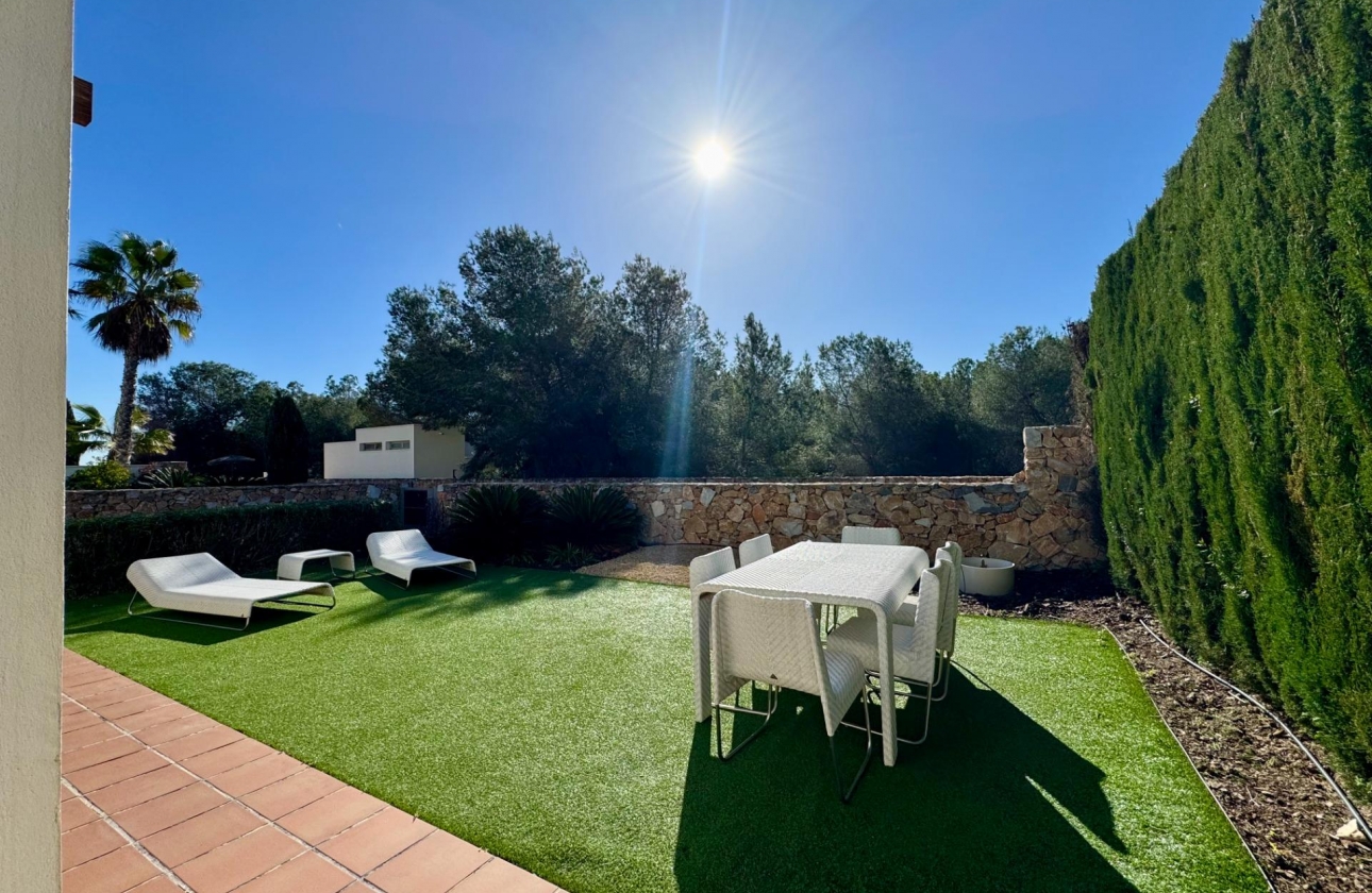 Resale - Villa - Orihuela - Las Colinas Golf