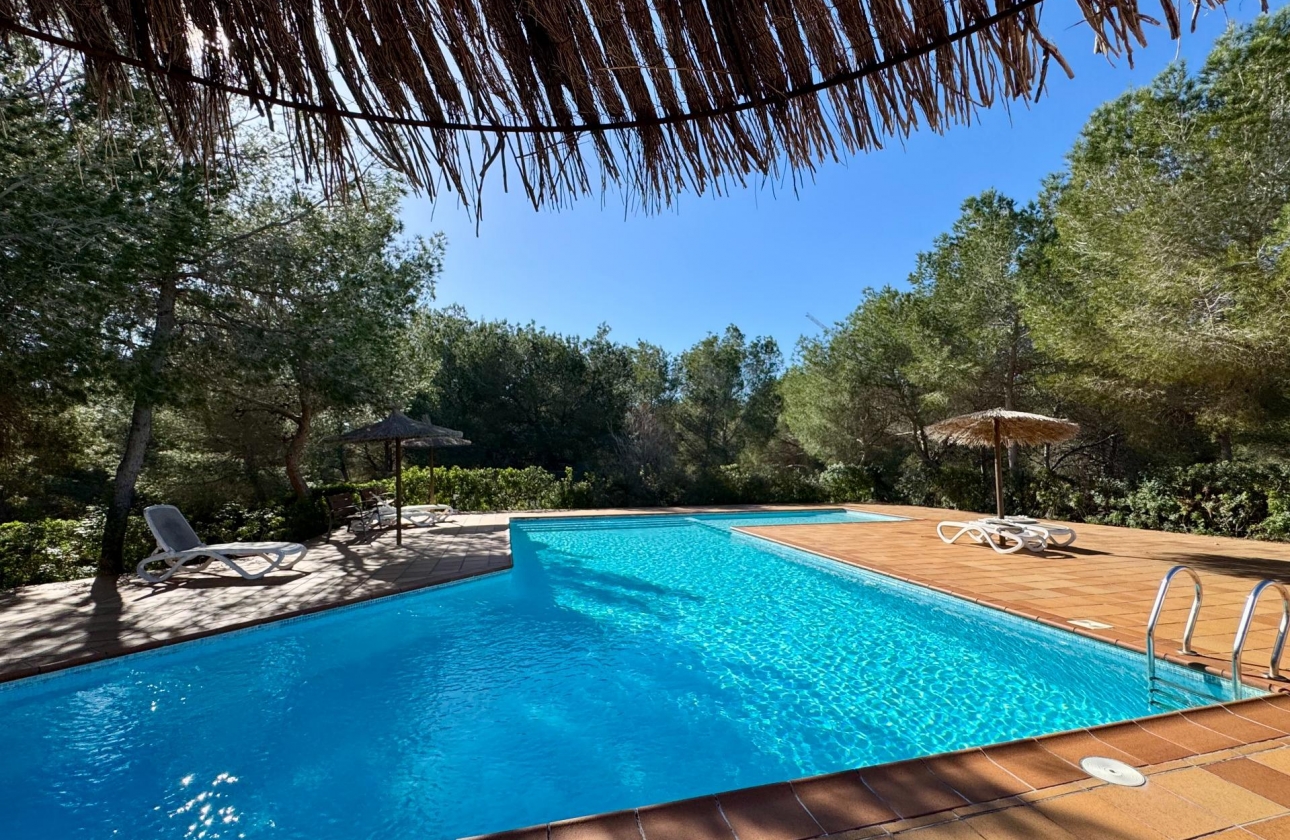 Resale - Villa - Orihuela - Las Colinas Golf