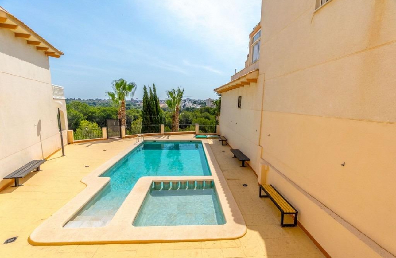 Resale - Apartment - Orihuela Costa - Campoamor