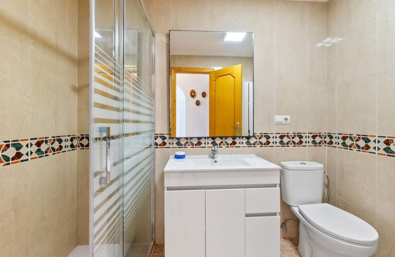 Resale - Apartment - Orihuela Costa - Campoamor