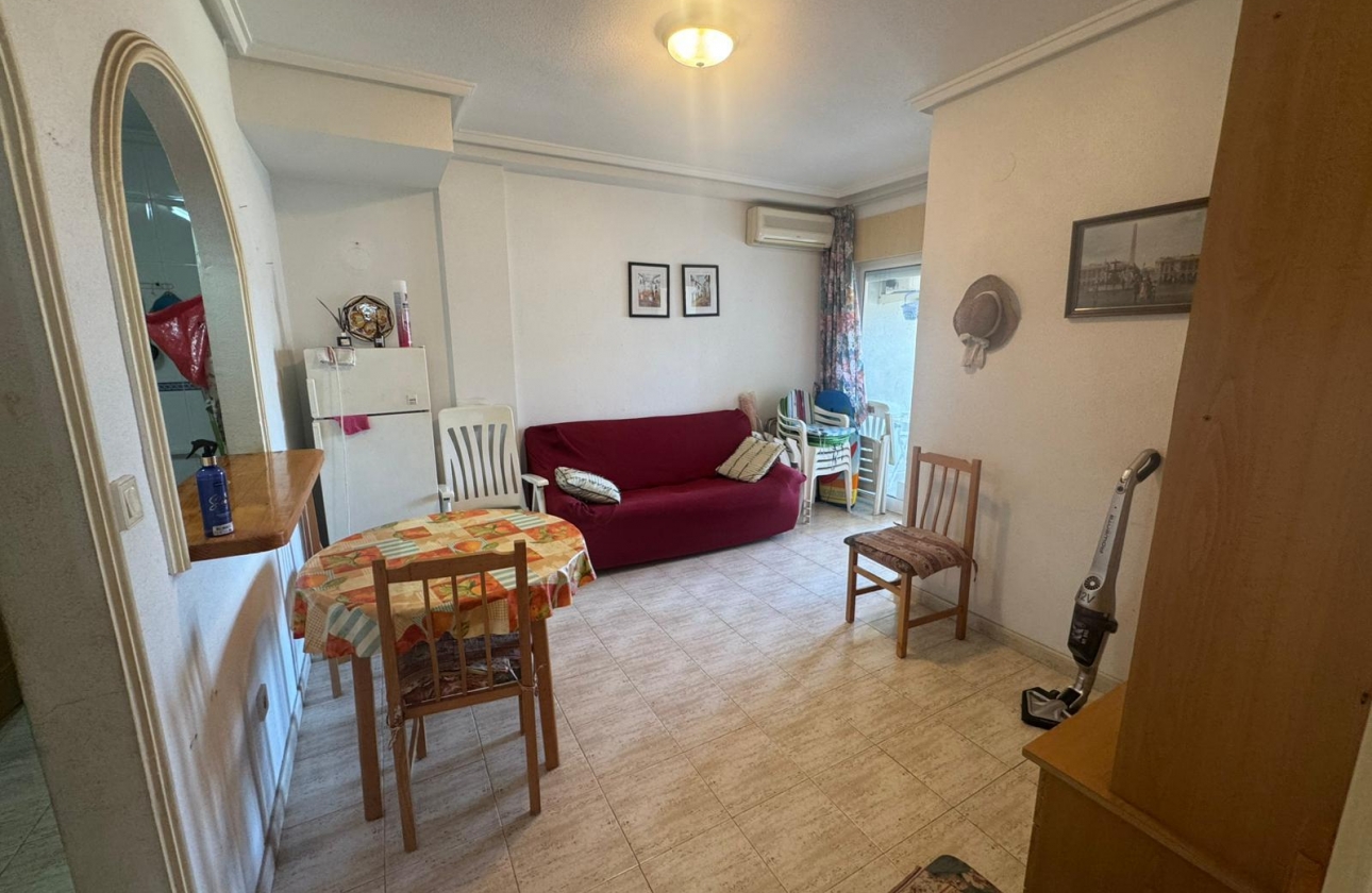 Resale - Apartment - Torrevieja - Playa del Acequión