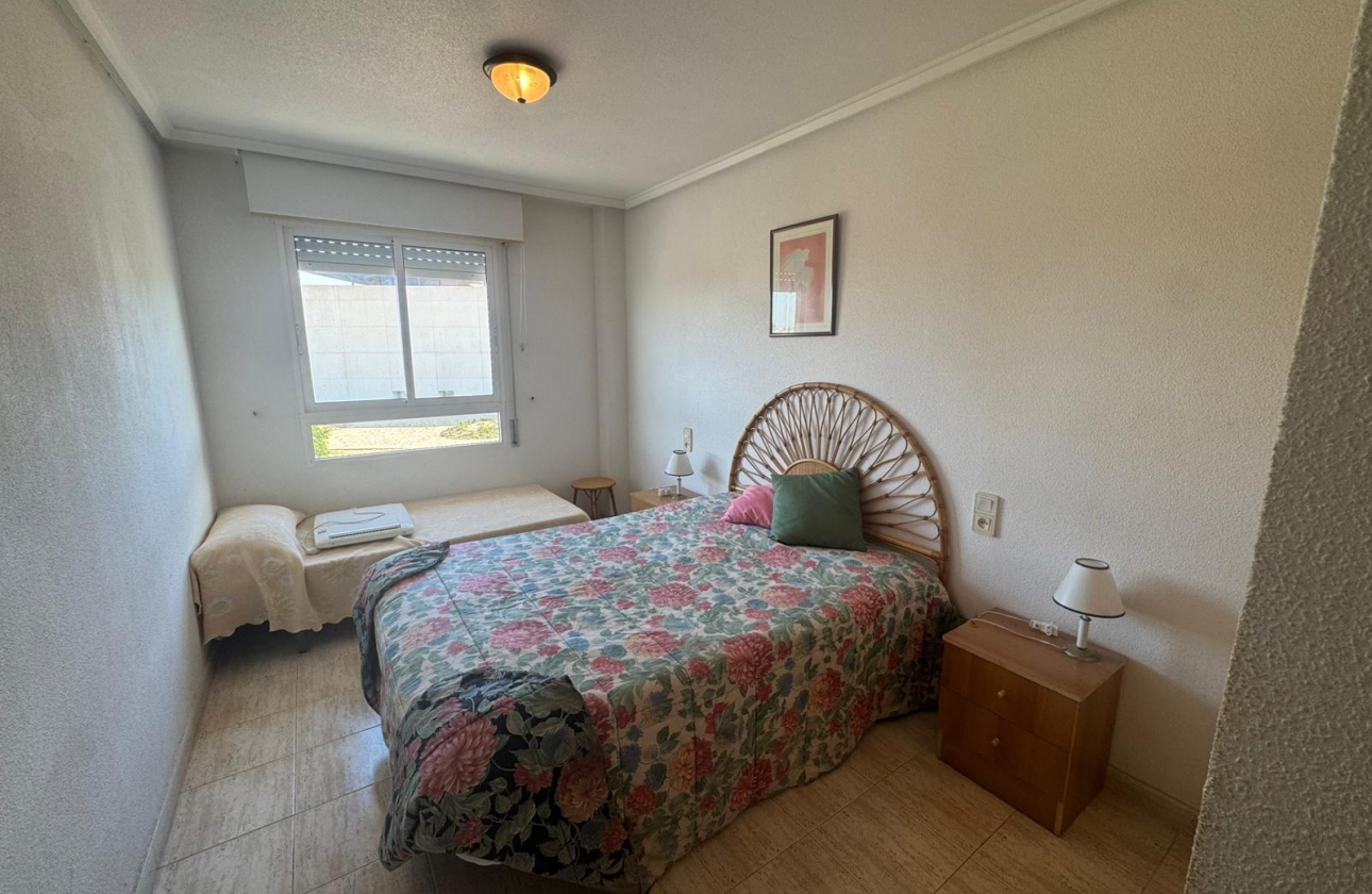 Resale - Apartment - Torrevieja - Playa del Acequión