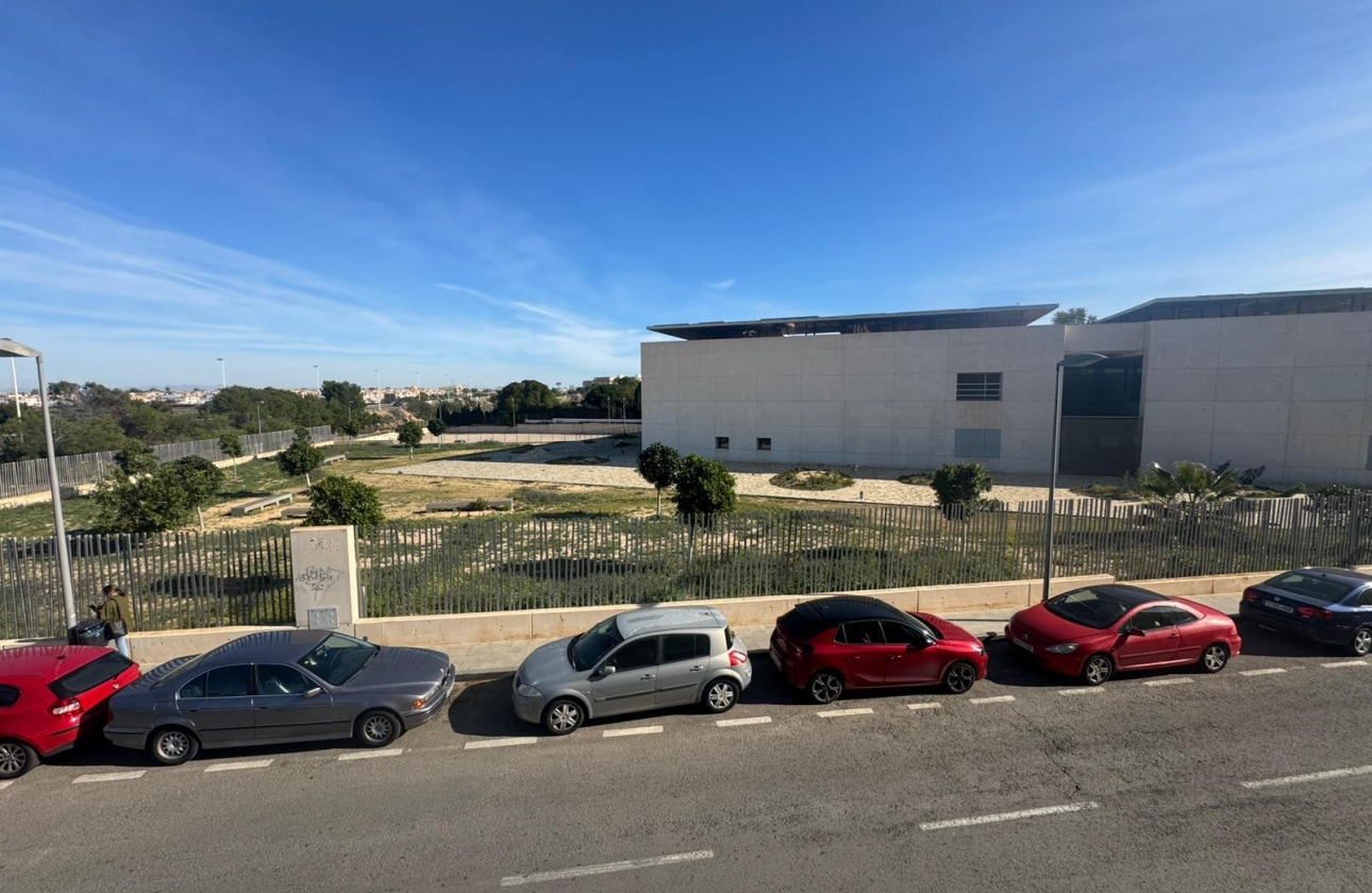 Resale - Apartment - Torrevieja - Playa del Acequión