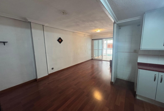 Resale - Apartment - Torrevieja - Playa del Acequión