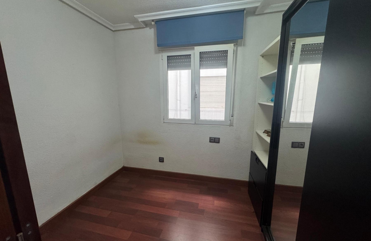 Resale - Apartment - Torrevieja - Playa del Acequión