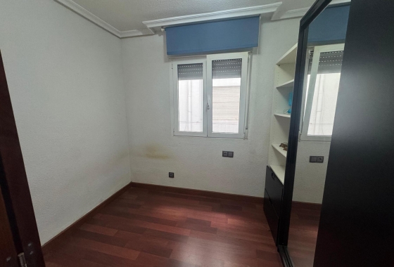 Resale - Apartment - Torrevieja - Playa del Acequión