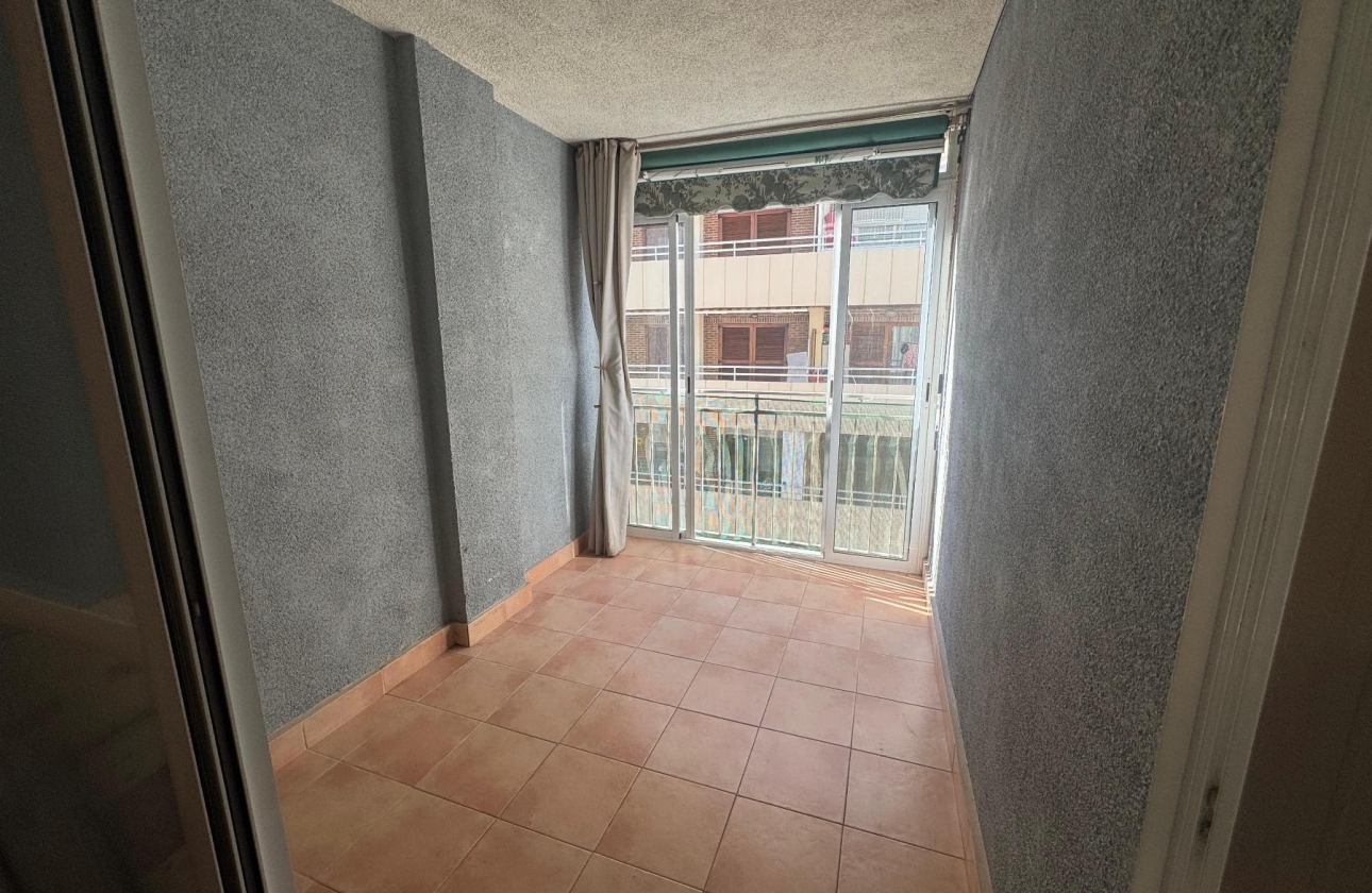 Resale - Apartment - Torrevieja - Playa del Acequión