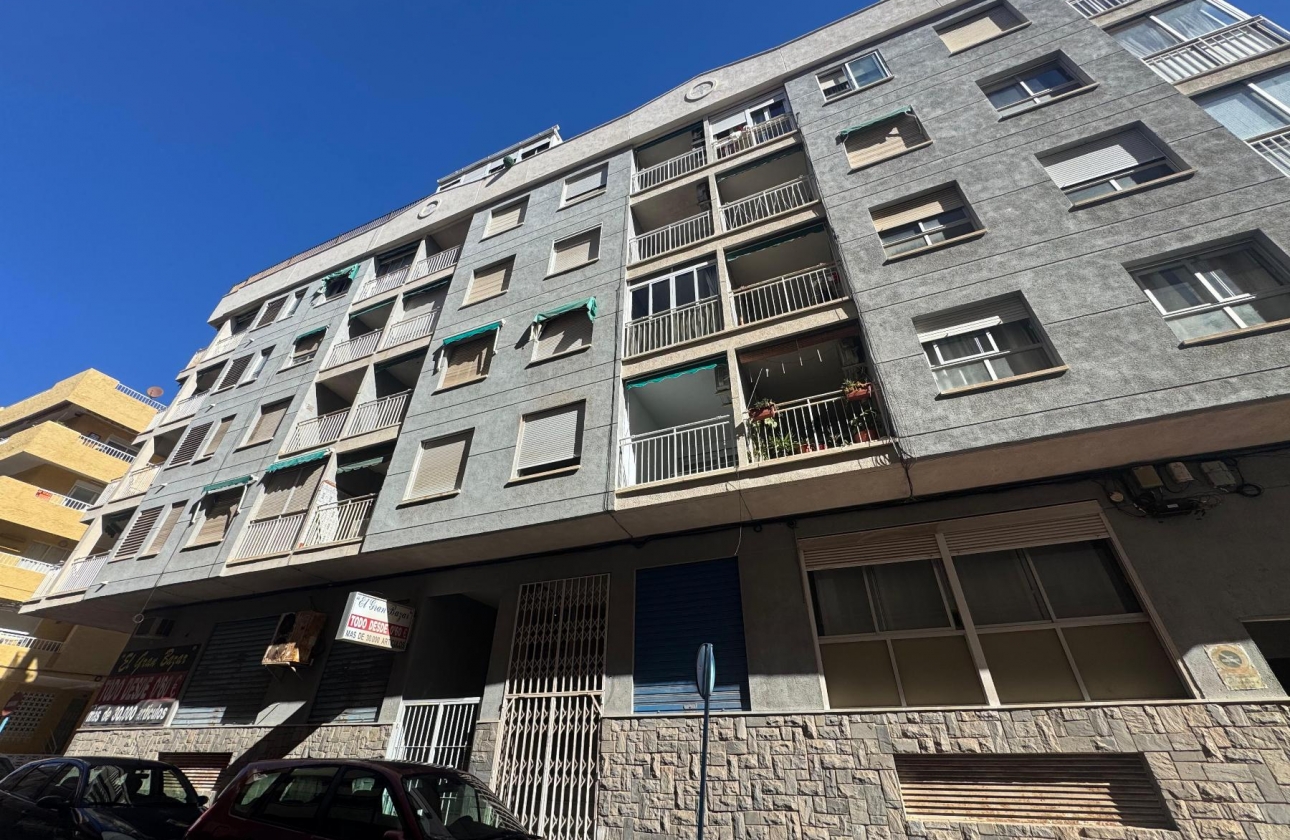 Resale - Apartment - Torrevieja - Playa del Acequión