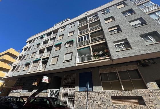 Resale - Apartment - Torrevieja - Playa del Acequión