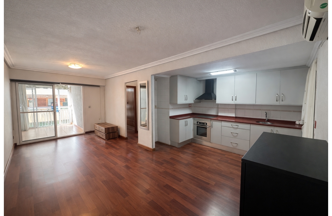 Resale - Apartment - Torrevieja - Playa del Acequión