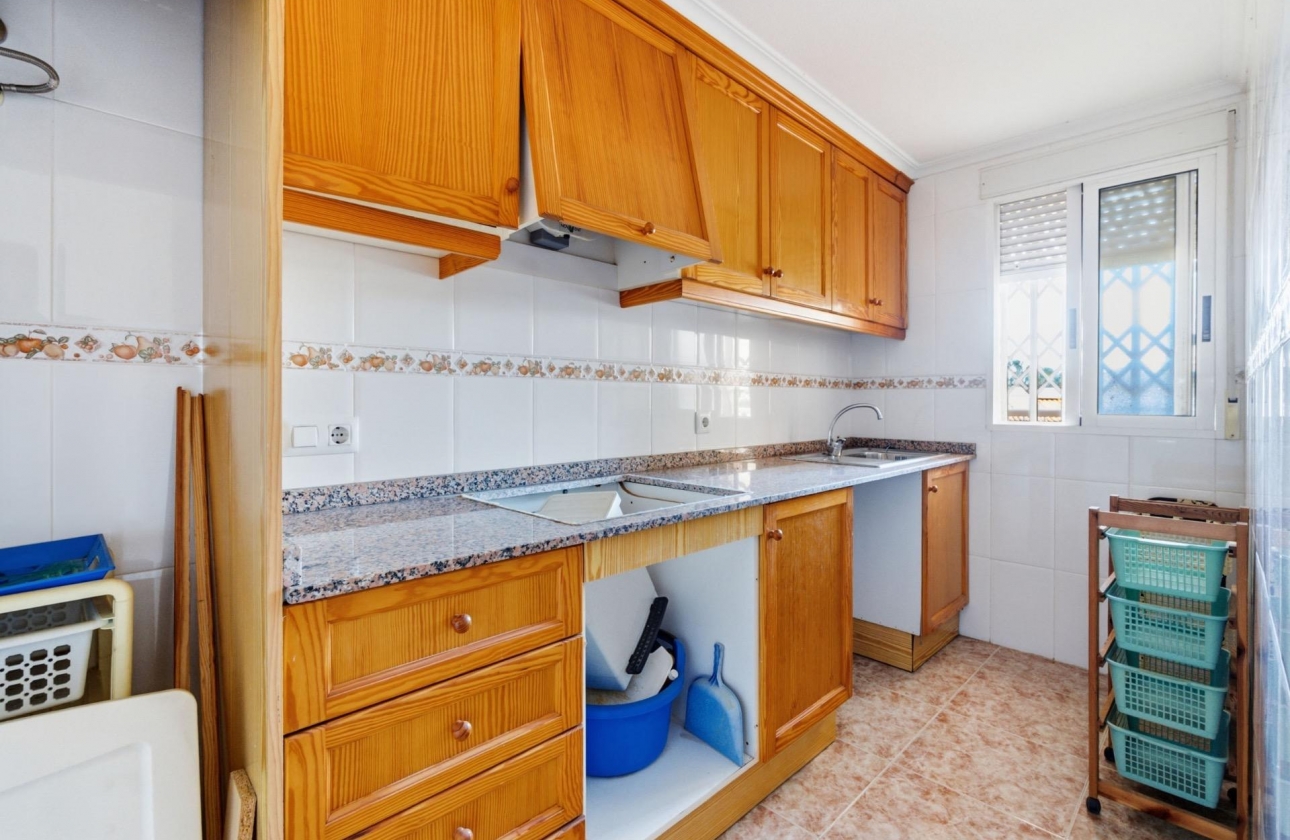 Resale - Apartment - Torrevieja - Playa de los Locos