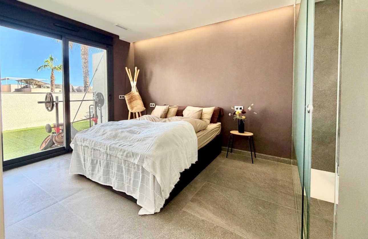 Reventa - Villa - San Miguel de Salinas - Bellavista