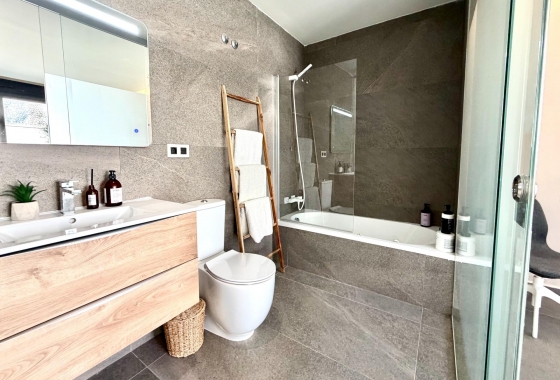 Reventa - Villa - San Miguel de Salinas - Bellavista